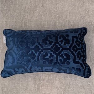 Decorative pillow